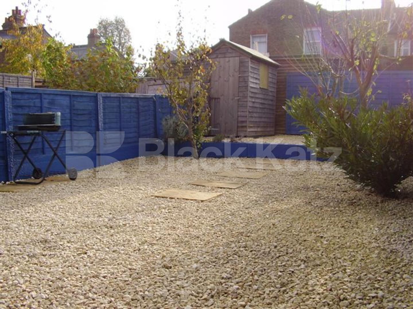 			1 Bedroom, 1 bath, 1 reception Flat			 Chesterfield Gardens, FINSBURY PARK N4